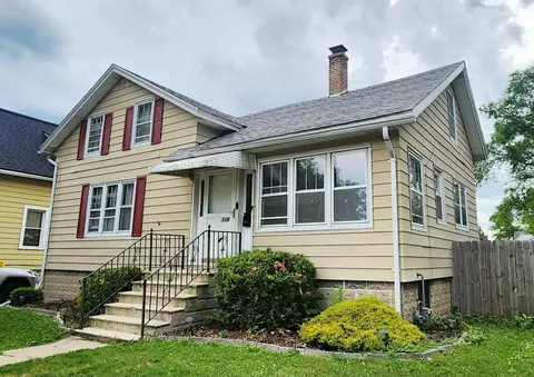 118 W Arndt St, Fond Du Lac, WI 54935