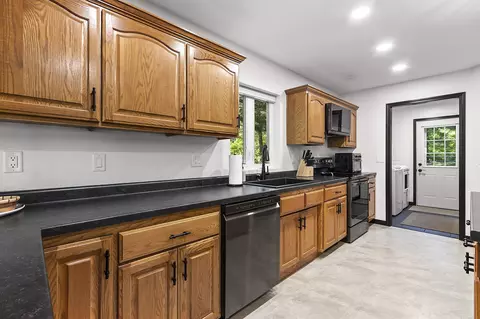Kitchen - n6841 Devils Lake Road, Crivitz, WI 54114 photo 3 of 8
