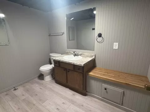 Bath - 2704 N David St, Appleton, WI 54914 photo 5 of 5