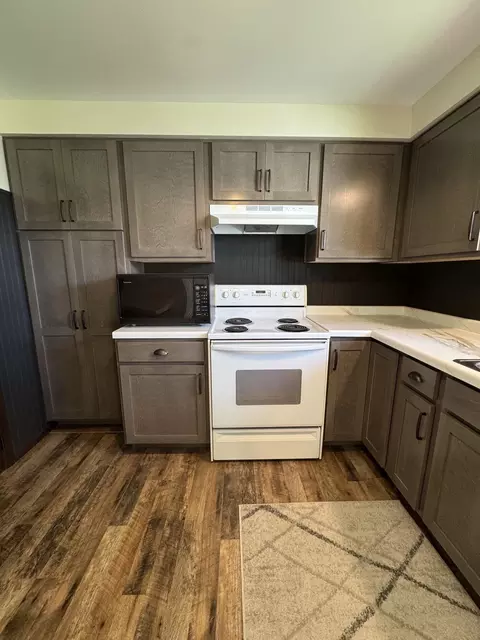 Kitchen - 2704 N David St, Appleton, WI 54914 photo 3 of 5