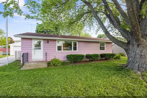 328 Brantwood Dr, Neenah, WI 54956