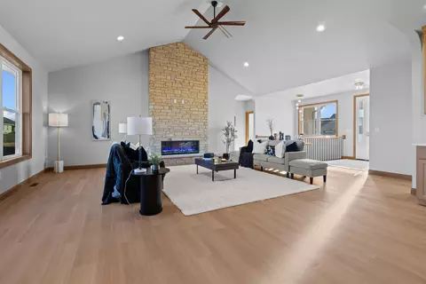 Living - 266 E Sweetwater Way, Appleton, WI 54913 photo 3 of 5