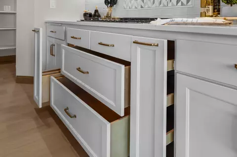 Kitchen - 266 E Sweetwater Way, Appleton, WI 54913 photo 12 of 16