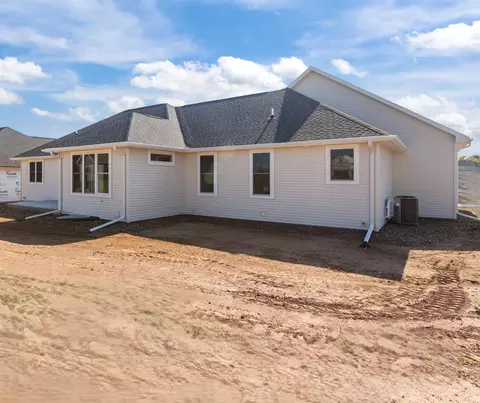 Exterior - 266 E Sweetwater Way, Appleton, WI 54913 photo 6 of 6