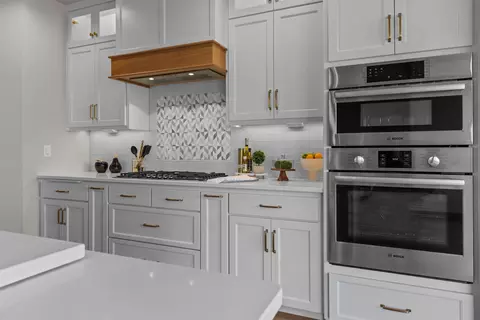 Kitchen - 266 E Sweetwater Way, Appleton, WI 54913 photo 10 of 16