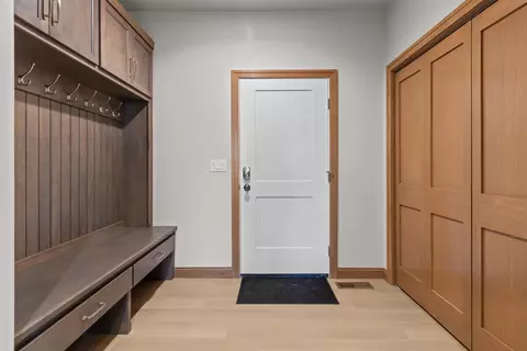 Entry Way - 266 E Sweetwater Way, Appleton, WI 54913 photo 5 of 7