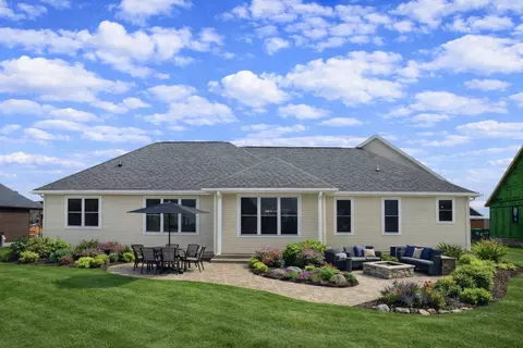 Exterior - 266 E Sweetwater Way, Appleton, WI 54913 photo 3 of 6
