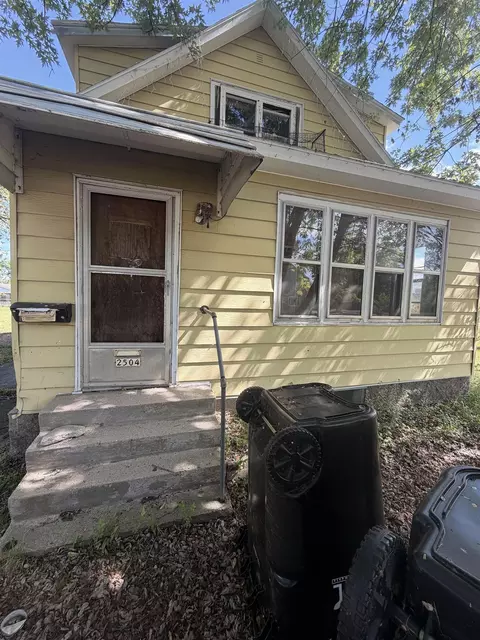 2504 15th Ave, Menominee, MI 49858