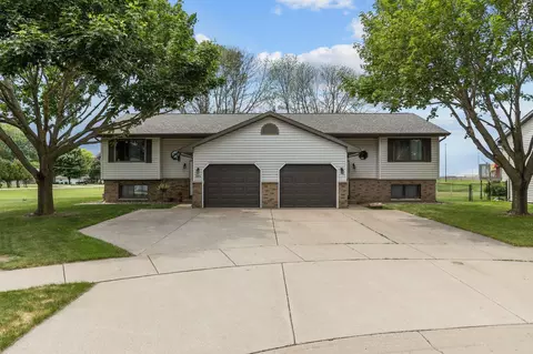 3735 Western Ct, Oshkosh, WI 54901