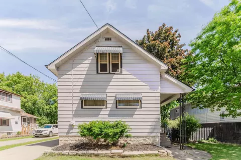 702 W 11th Ave, Oshkosh, WI 54902