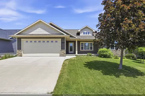2948 Chrystella Dr, Menasha, WI 54952
