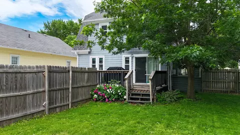 Exterior - 1210 W Packard St, Appleton, WI 54914 photo 6 of 9