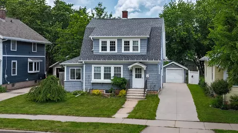 1210 W Packard St, Appleton, WI 54914
