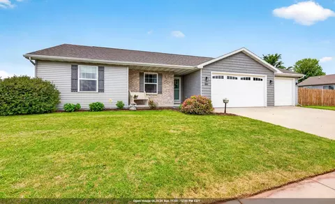 503 Rusch Dr, Combined Locks, WI 54113