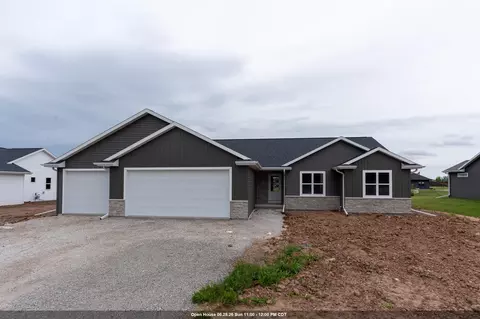 W5890 Edgewood Drive, Menasha, WI 54952