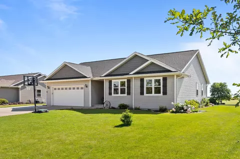 w6115 Sherwood Point Drive, Greenville, WI 54942