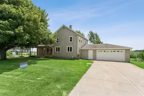 w3387 County Line Road, Cleveland, WI 53015