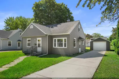 939 Sherry St, Neenah, WI 54956