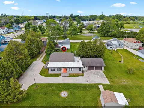 1411 School St, Two Rivers, WI 54241