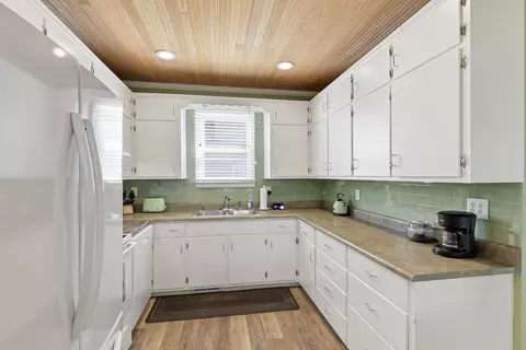 Kitchen - 1126 W Harris St, Appleton, WI 54914 photo 3 of 3