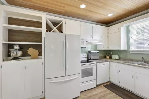 Kitchen - 1126 W Harris St, Appleton, WI 54914 photo 1 of 3