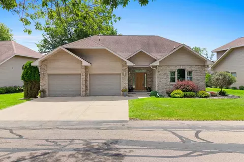 935 Brighton Dr, Menasha, WI 54952