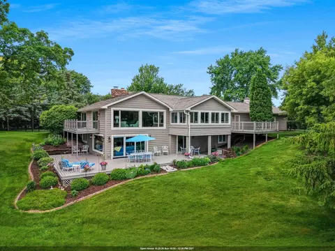 2281 Lost Dauphin Rd, De Pere, WI 54115