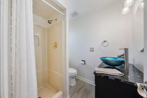 Bath - 1511 W Lindbergh St, Appleton, WI 54914 photo 1 of 3