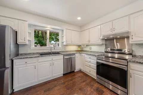 Kitchen - 1511 W Lindbergh St, Appleton, WI 54914 photo 2 of 2