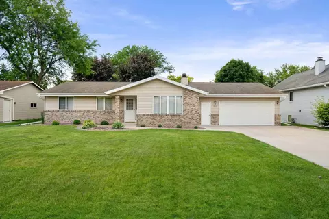 2615 W Sunnyview Cir, Appleton, WI 54914