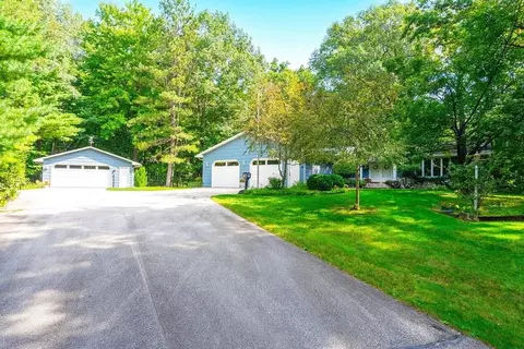 872 Winding Trl, Oneida, WI 54155