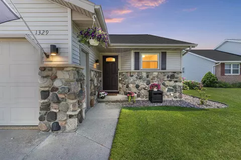 1329 S Franco Ct #2, De Pere, WI 54115