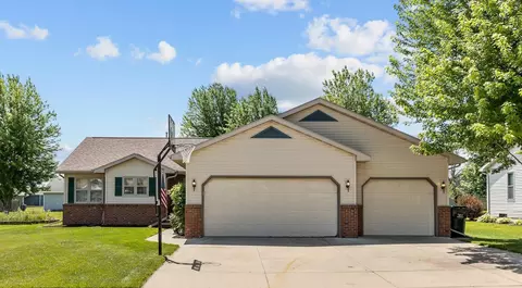 2071 Greengrove St, Kaukauna, WI 54130