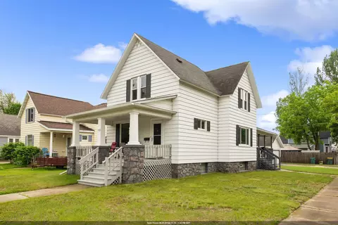1533 Elizabeth Ave, Marinette, WI 54143