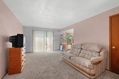 Living - 1633 W Weiland Ln, Appleton, WI 54914 photo 1 of 4