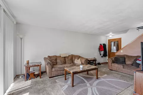 Living - 1633 W Weiland Ln, Appleton, WI 54914 photo 4 of 4