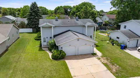 View/Area - 1633 W Weiland Ln, Appleton, WI 54914 photo 3 of 9