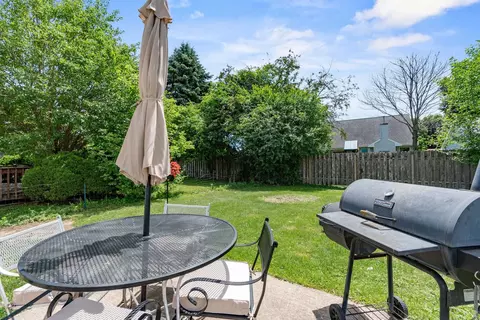 Exterior - 1633 W Weiland Ln, Appleton, WI 54914 photo 5 of 8