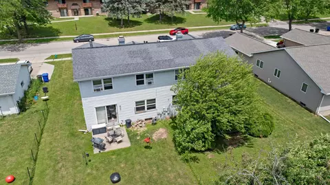 View/Area - 1633 W Weiland Ln, Appleton, WI 54914 photo 2 of 9