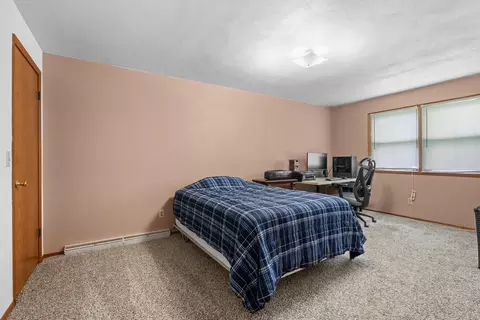 Bedroom - 1633 W Weiland Ln, Appleton, WI 54914 photo 3 of 8
