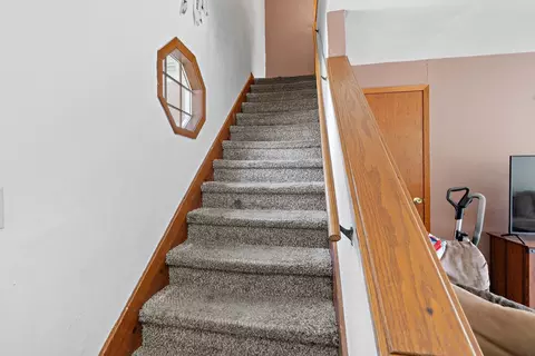 Entry Way - 1633 W Weiland Ln, Appleton, WI 54914 photo 3 of 4