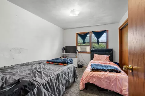 Bedroom - 1633 W Weiland Ln, Appleton, WI 54914 photo 5 of 8
