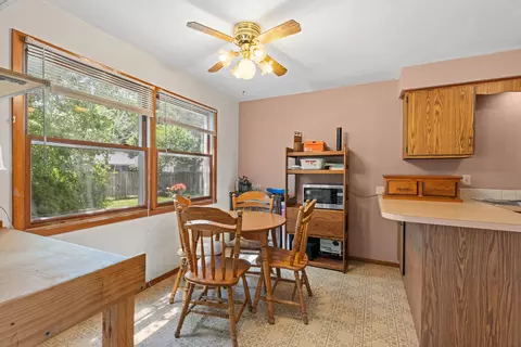 Dining - 1633 W Weiland Ln, Appleton, WI 54914 photo 1 of 2
