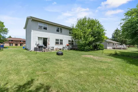 Exterior - 1633 W Weiland Ln, Appleton, WI 54914 photo 7 of 8