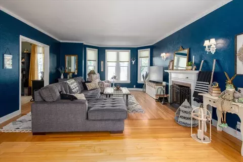 Living - 199 E Park Ave, Berlin, WI 54923 photo 1 of 3