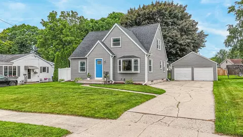 408 W Lincoln Ave, Little Chute, WI 54140