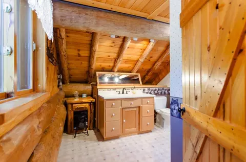 Bath - 6046 E Stiles Tower Rd, Abrams, WI 54101 photo 3 of 6