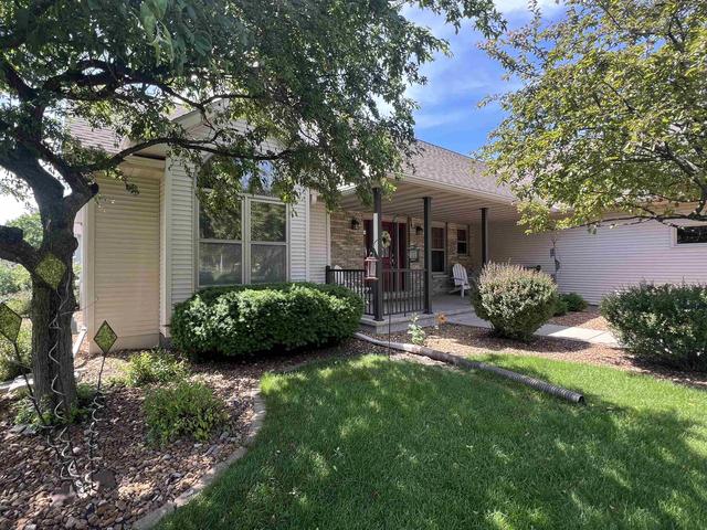 1102 Carriage Cir, Fond Du Lac, WI 54935