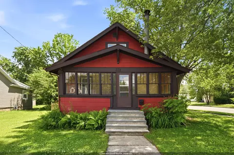 662 W Winneconne Ave, Neenah, WI 54956