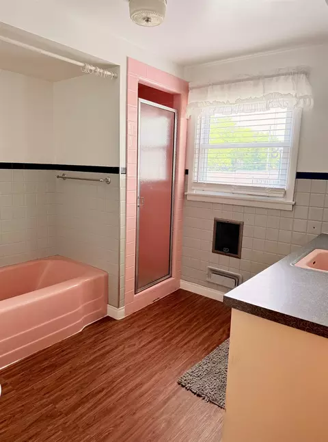 Bath - 619 E Byrd St, Appleton, WI 54911 photo 4 of 5